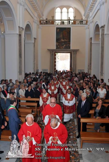 Solenne messa pontificale presieduta da S. E. l&#039;Arcivescovo Fabio Bernardo D&#039;Onorio nella Basilica Cattedrale