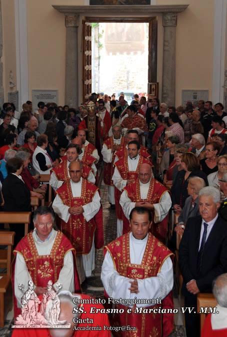 Solenne messa pontificale presieduta da S. E. l&#039;Arcivescovo Fabio Bernardo D&#039;Onorio nella Basilica Cattedrale