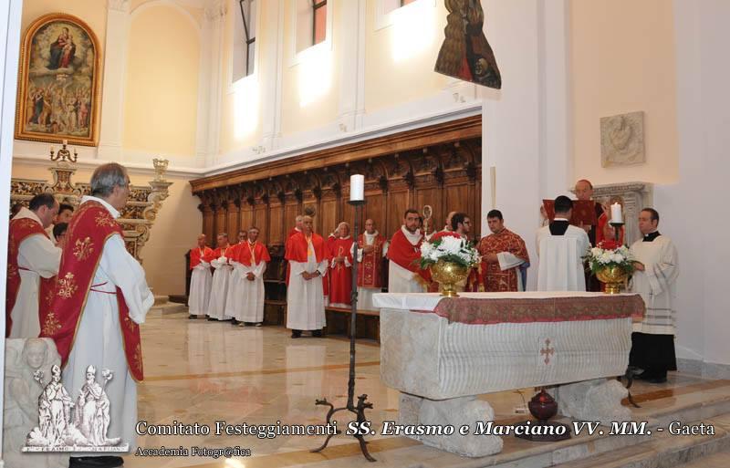 Solenne messa pontificale presieduta da S. E. l&#039;Arcivescovo Fabio Bernardo D&#039;Onorio nella Basilica Cattedrale