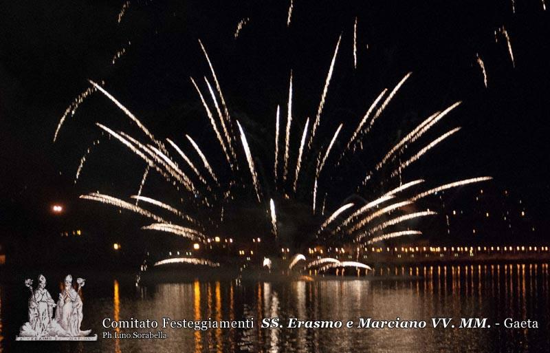 Lo spettacolo pirotecnico della serata finale