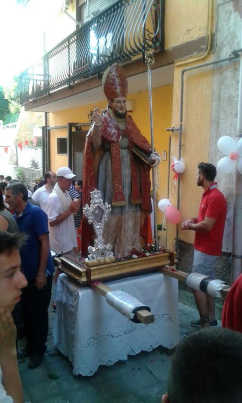 La statua di Sant&#039;Erasmo con la reliquia portata da Gaeta