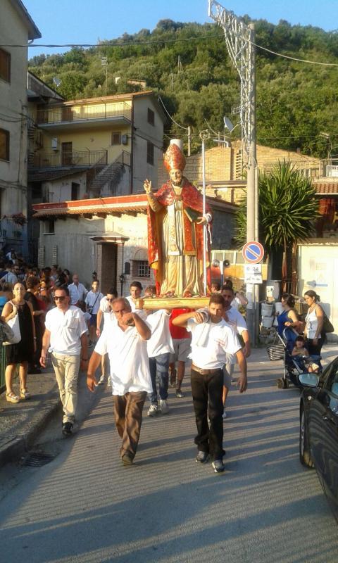 La processione per le vie della città